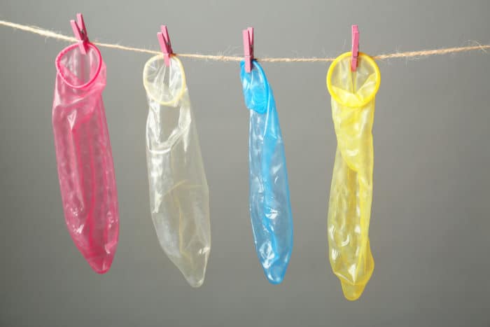 презервативы используются дважды