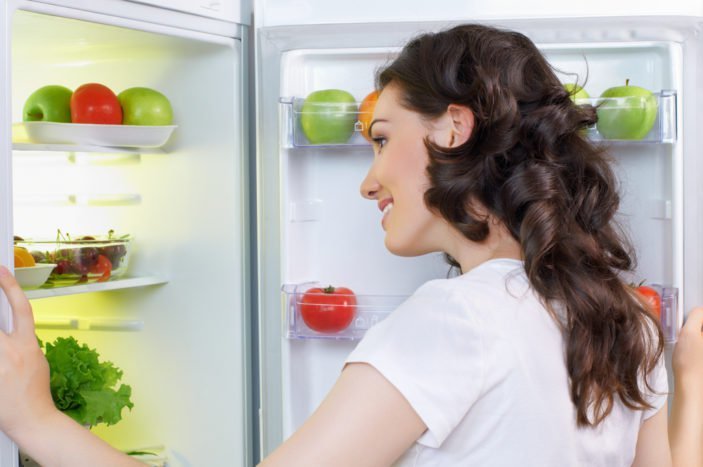 еда не может попасть в холодильник