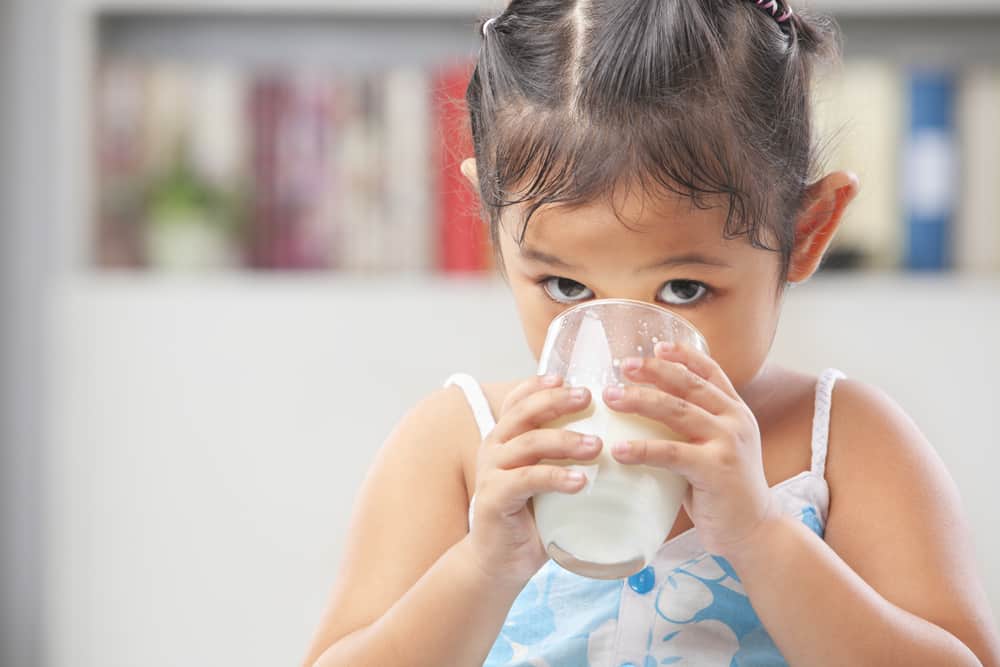 дети должны пить молоко