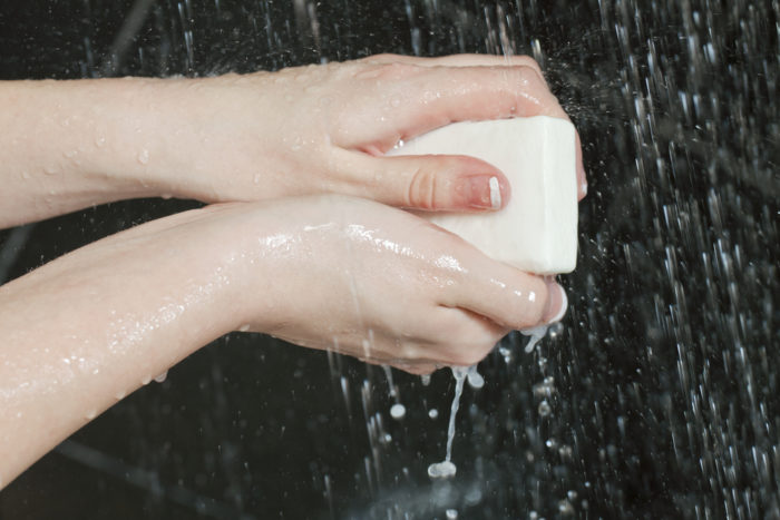банное мыло повреждает кожу