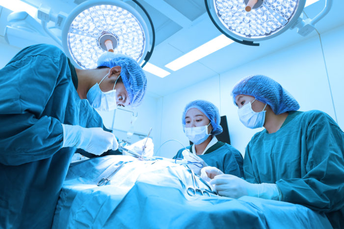 Причины хирургической раневой инфекции являются факторами риска