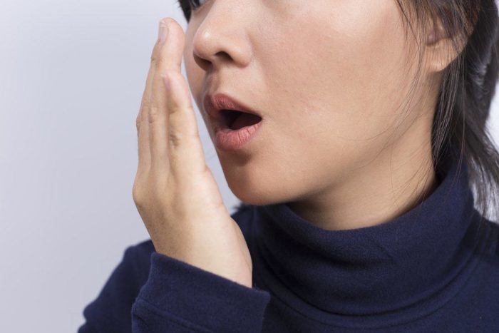 Предотвращение неприятного запаха изо рта при голодании