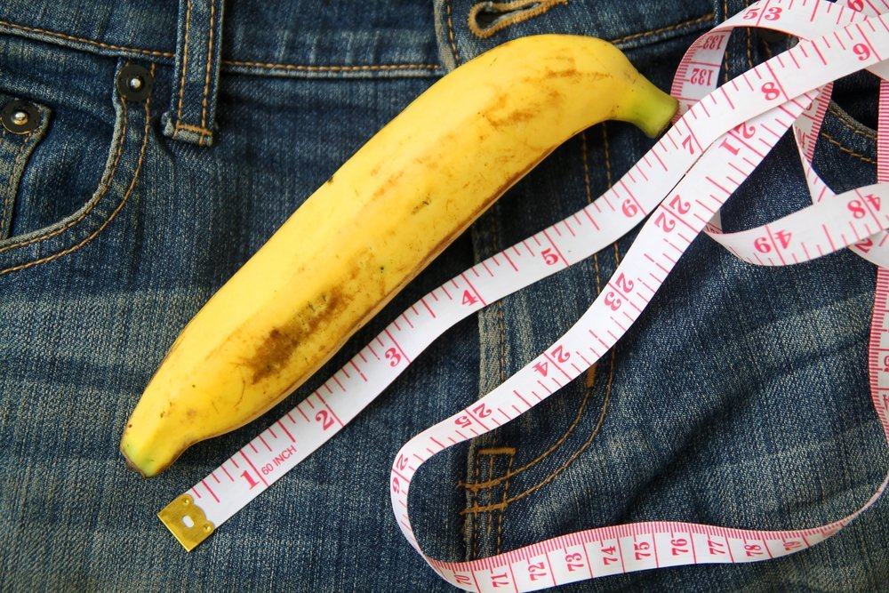 Красота члена. Банан 18 см. Банан с линейкой. Банан и сантиметр. Размер банана.